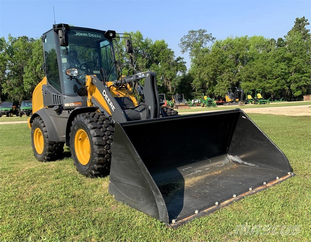 John Deere 244 P Pienkuormaajat