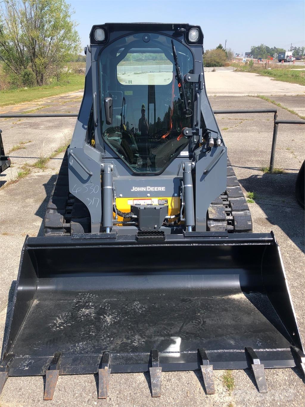 John Deere 317G CAB Pienkuormaajat