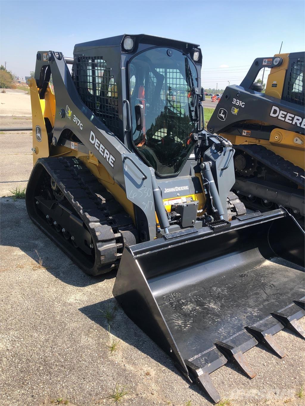 John Deere 317G CAB Pienkuormaajat