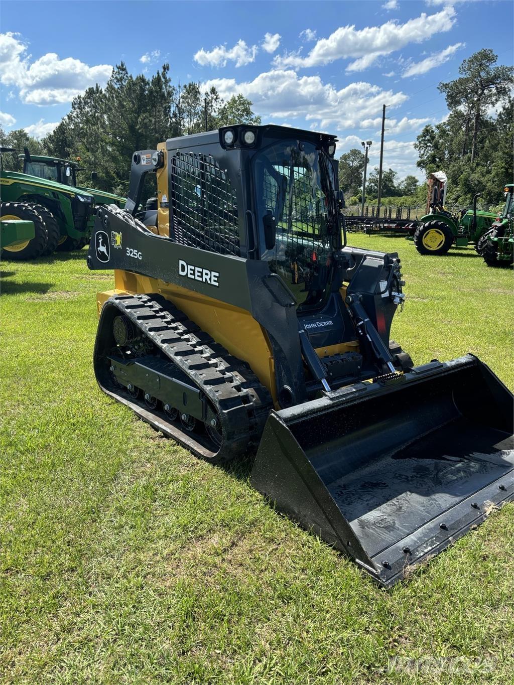 John Deere 325G Pienkuormaajat