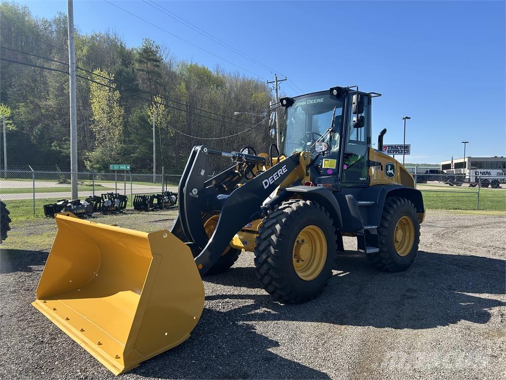 John Deere 344 P Pienkuormaajat